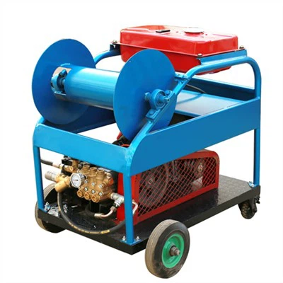 Čistilec kanalizacijskih cevi z bencinskim motorjem 24 KM